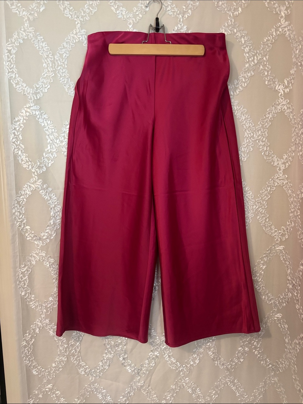 Joie Satin Wide-Leg Cropped Pants in Deep Fuchsia